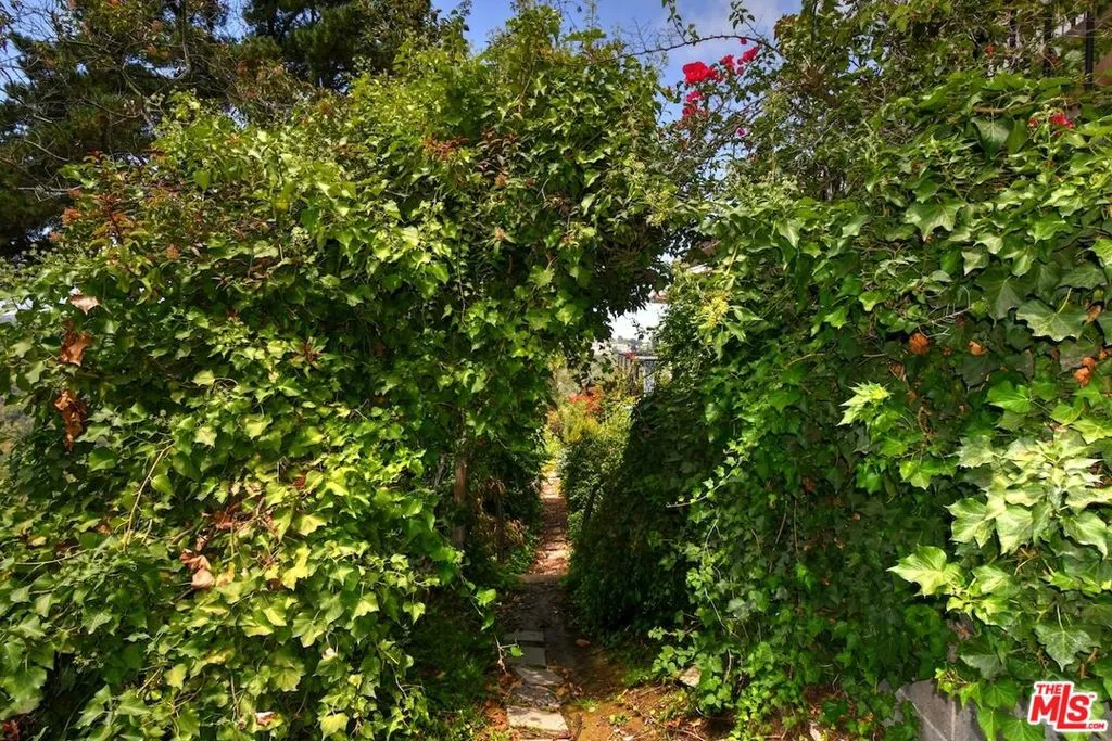 2345 Roscomare Road 205, Los Angeles, California 90077 home-pic-45